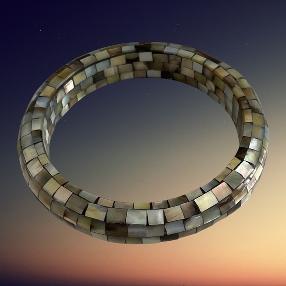 💖 Beautiful Mosaic Shell Bangle Bracelet 💖 - Picture 1 of 1